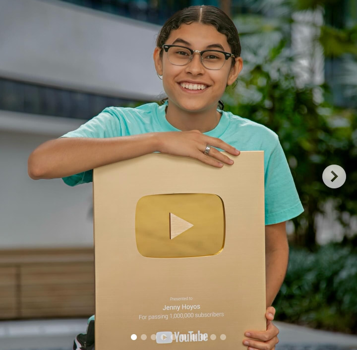 Is Jenny Hoyos Dating Angelo? Biography, Age, Height, Education: Family, Ethnicity, Boyfriend, Net Worth