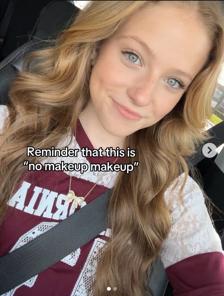 How tall is Zoe Mordas? Biography, Age, Height: Family, Ethnicity, Boyfriend, School, Net Worth