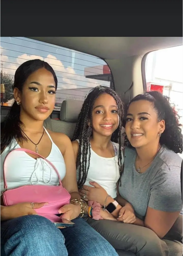 Image - Aya Tanjali and Sophia Tanjali, are pictured with their older sister, Samira Graça, as shared by their dad via his Facebook account, back in July 2021.