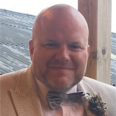 Everything to Know About Owen Cooper’s Father, Andy Cooper